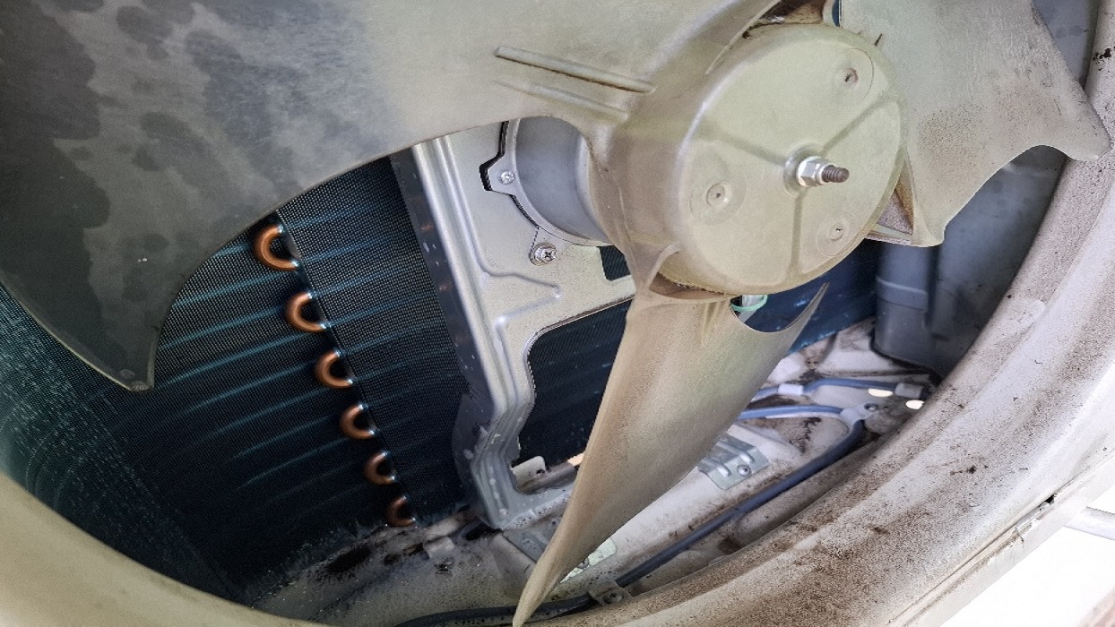 Kültéri egység szemből